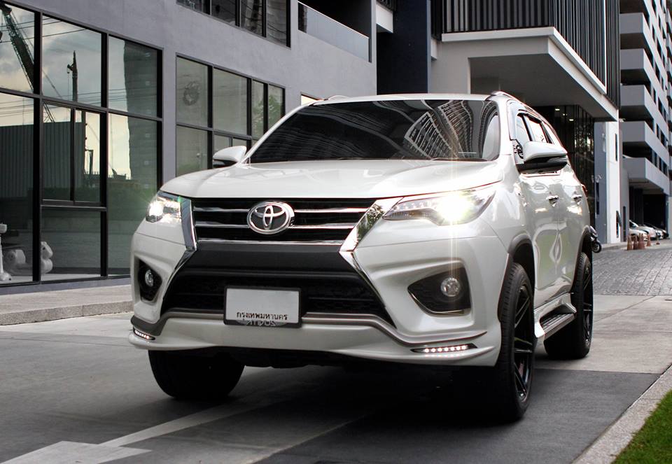 ĐỘ BODY KIT FORTUNER 2017 MẪU LEXUS